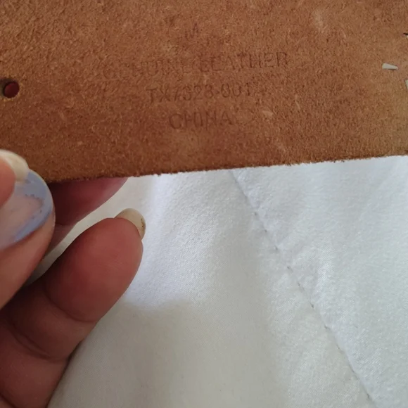 Vintage Western Look With Crystal Rhinstone-like Leather Belt - Picture 3 of 9